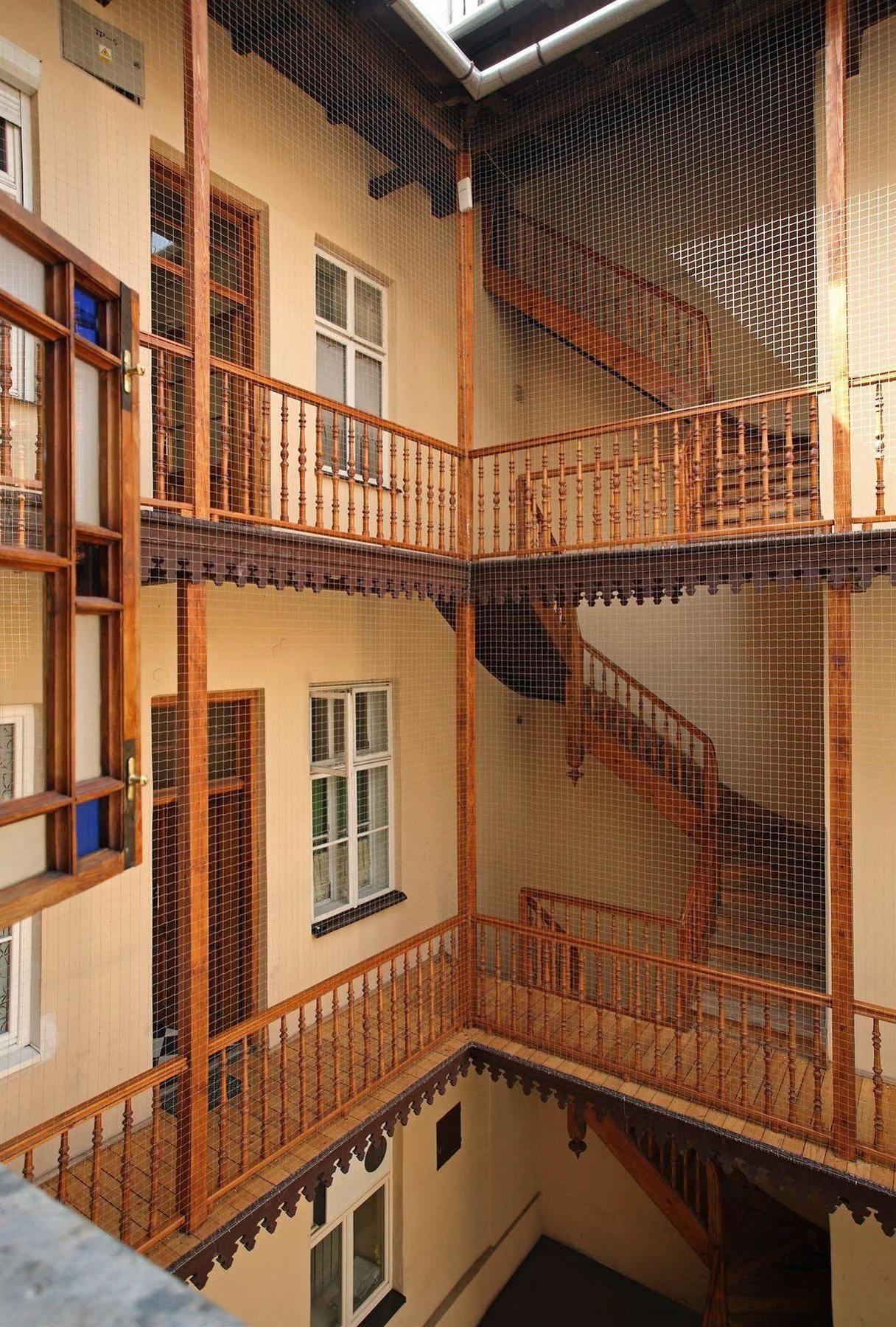 Enigma Hostel Krakow Luaran gambar