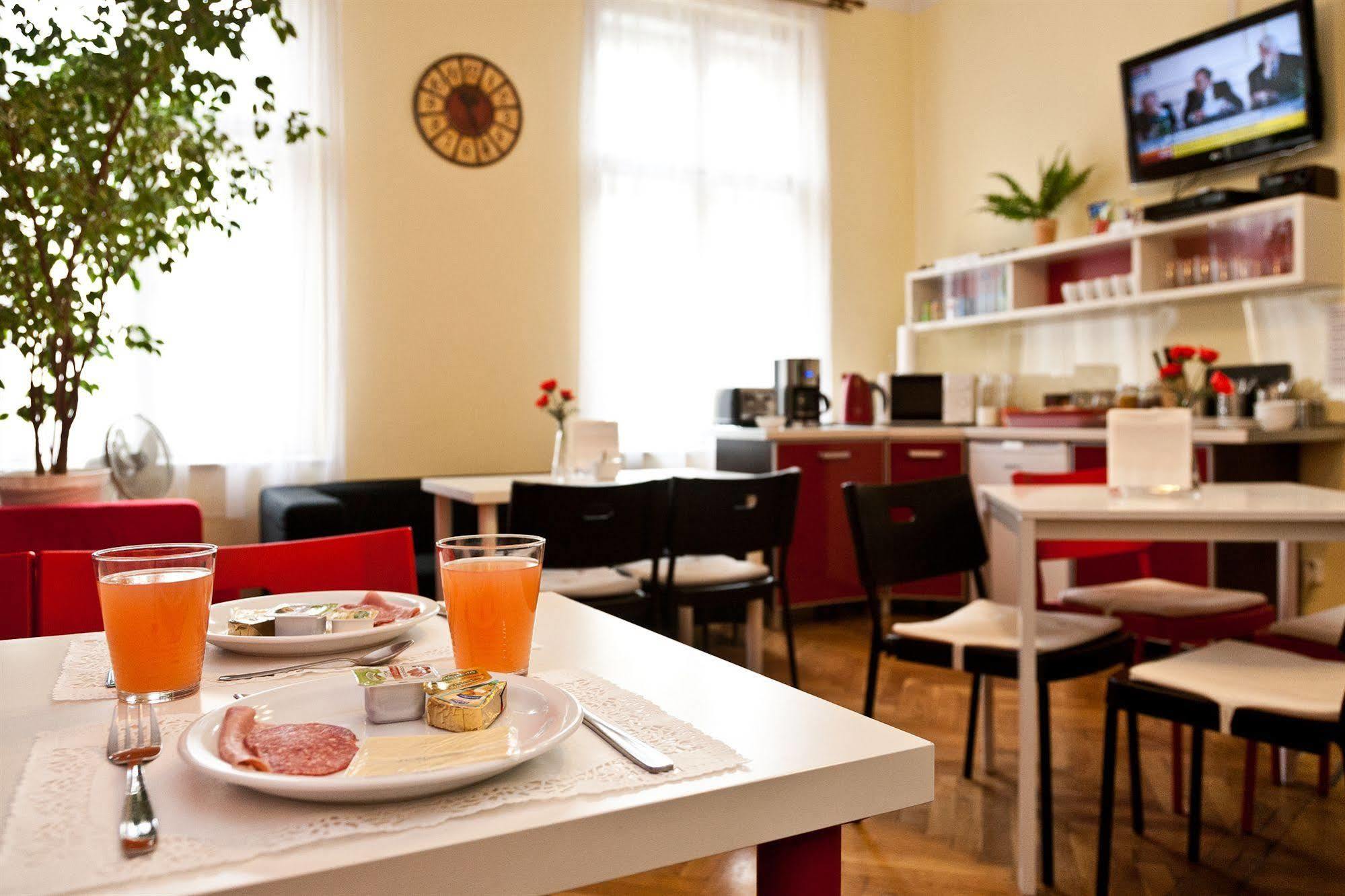 Enigma Hostel Krakow Luaran gambar